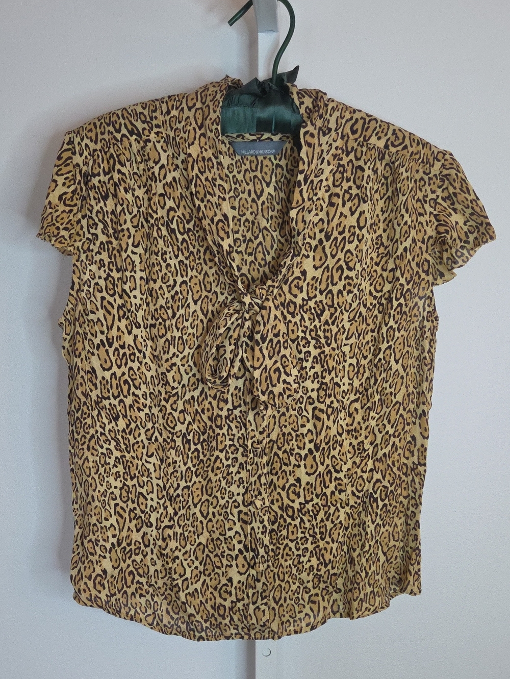 Hillard & Hanson 100% Silk Leopard Print Tie Neck Blouse Top Size 8 Medium VTG